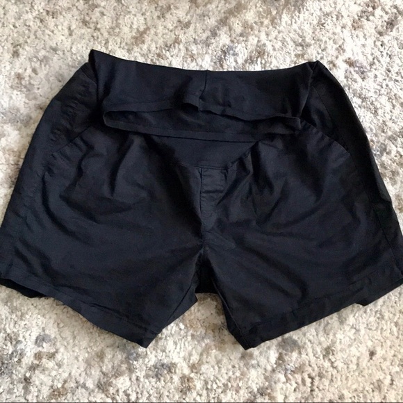 Old Navy Pants - Black Old Navy maternity shorts